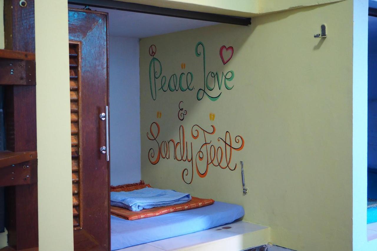 Sundaze Samet Hostel & Hangout Koh Samet Exterior photo